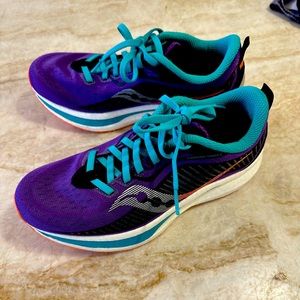 Near new condition Saucony Endorphin Speed 2, size 7